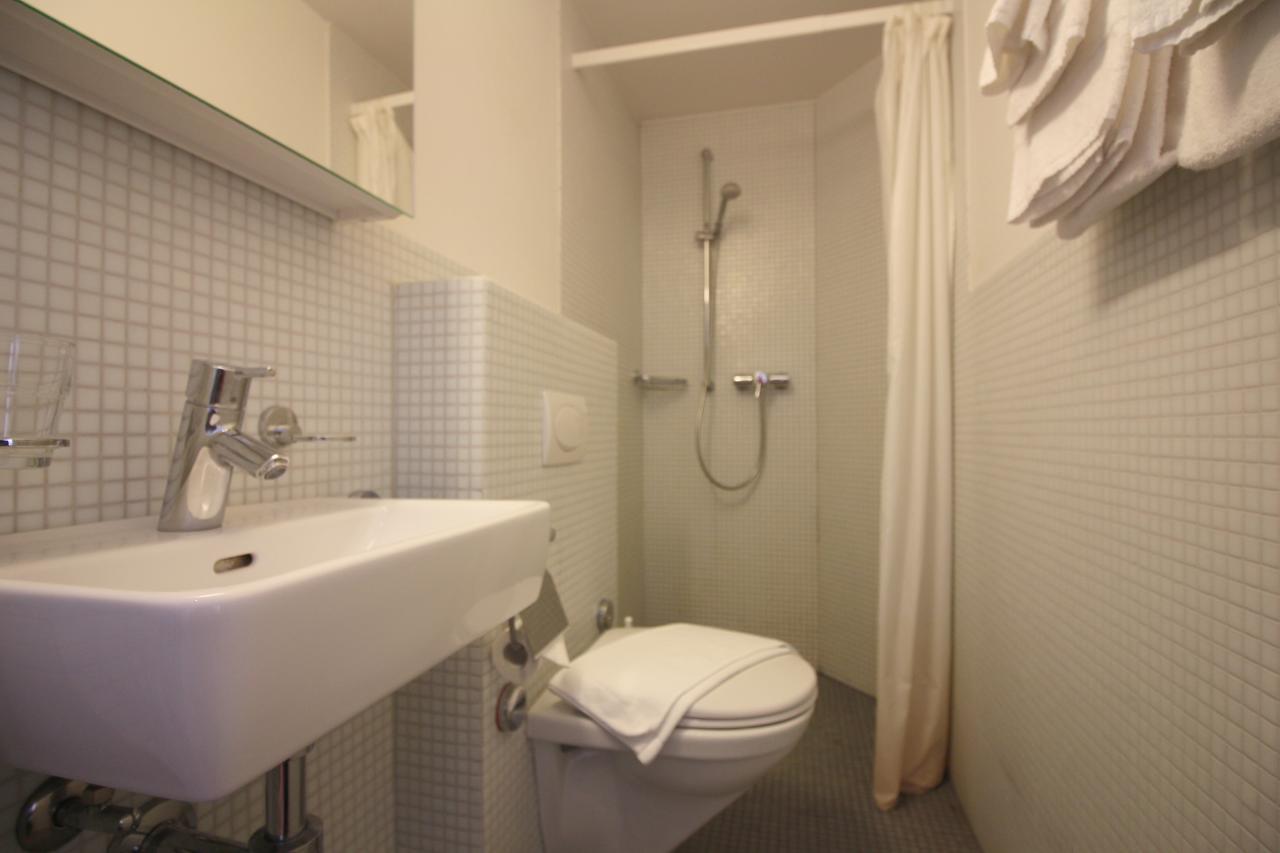Swiss Star Oerlikon Inn Zurich Bilik gambar